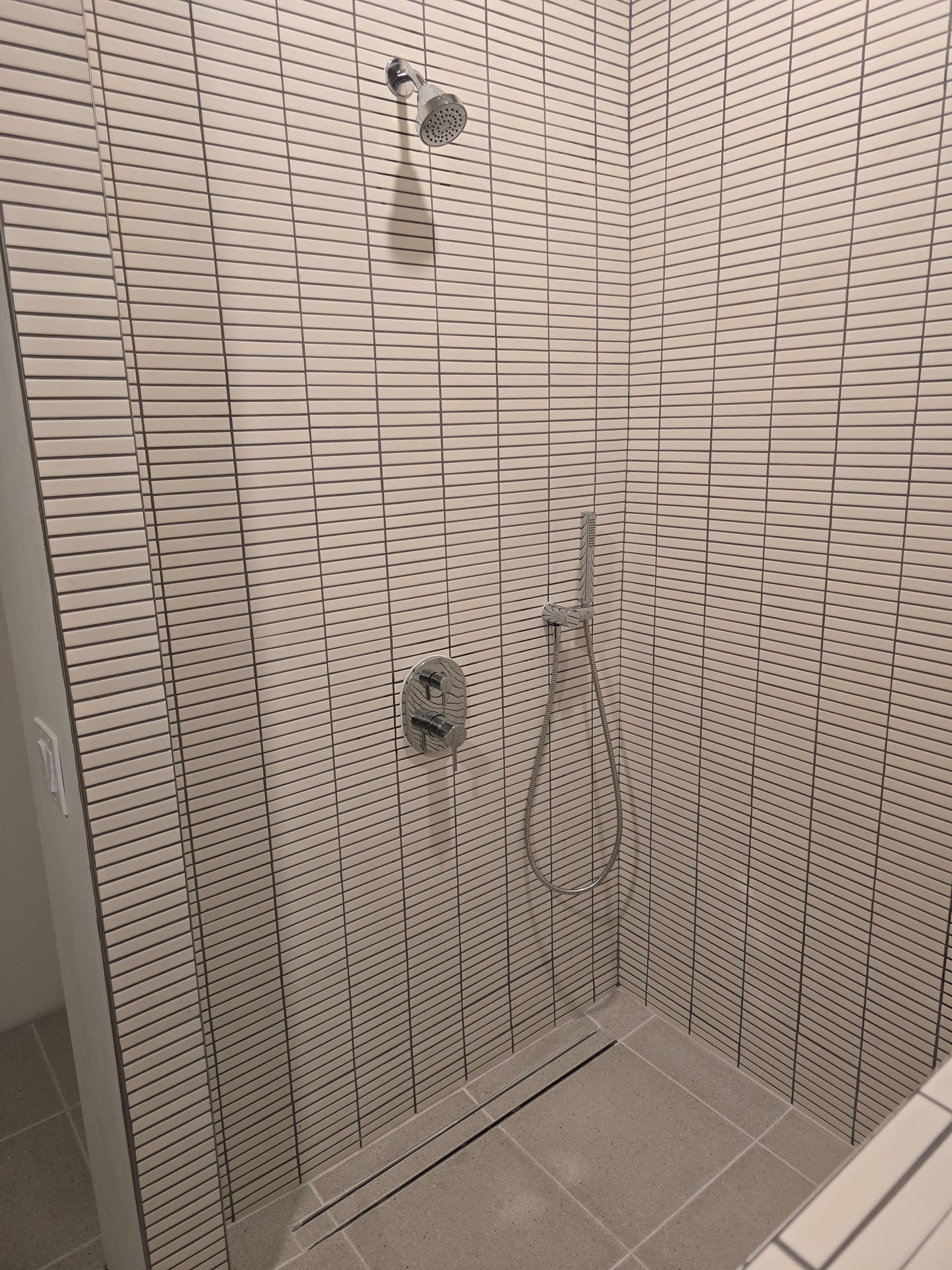 Shower installation